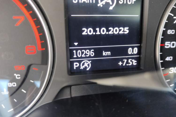 Used Audi A3 2016 Limousine 35 TFSI Prestige Edition Odometer Close Up