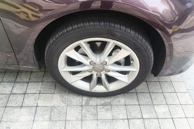 Used Audi A3 2016 Sportback 35 TFSI Style Edition Right Front Wheel Hub