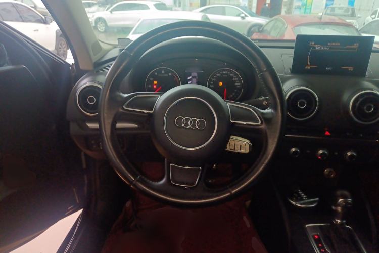 Used Audi A3 2016 Limousine 35 TFSI Ambition Edition Steering Wheel