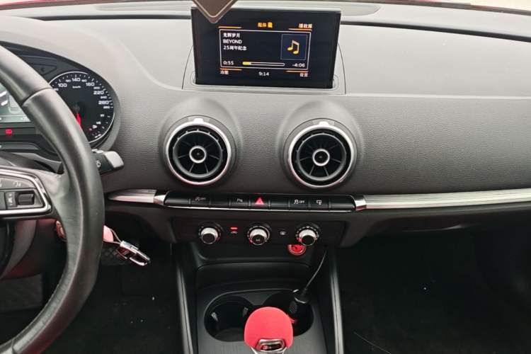 Used Audi A3 2016 Limousine 35 TFSI Prestige Edition Audio And AC Panel
