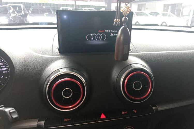 Used Audi A3 2016 Limousine 35 TFSI Ambition Edition Audio And AC Panel