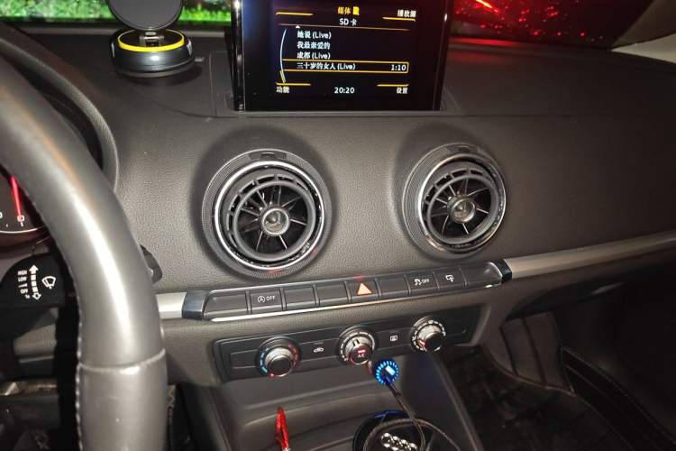 Used Audi A3 2016 Limousine 35 TFSI Ambition Edition Audio And AC Panel