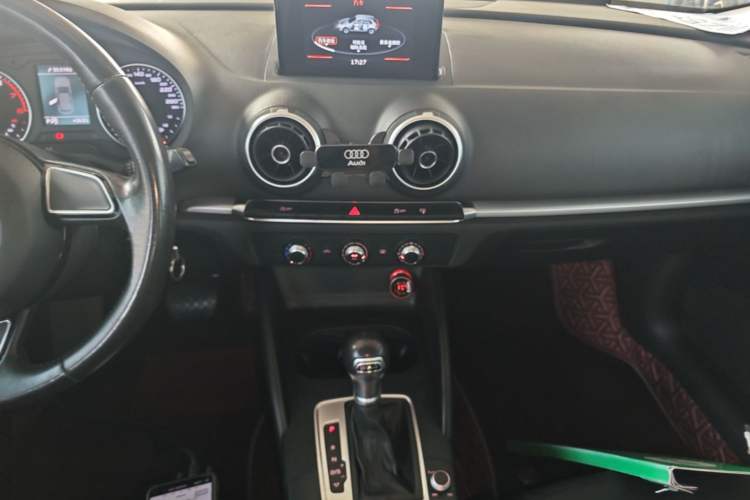 Used Audi A3 2016 Sportback 35 TFSI Ambition Edition Audio And AC Panel