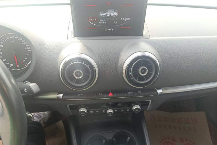 Used Audi A3 2016 Limousine 35 TFSI Style Edition Audio And AC Panel