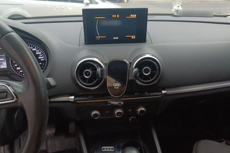 Used Audi A3 2016 Limousine 35 TFSI Prestige Edition Audio And AC Panel