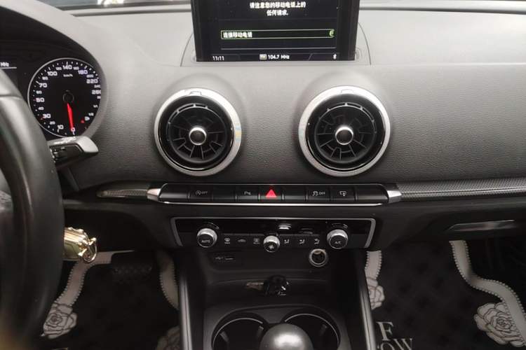 Used Audi A3 2016 Sportback 35 TFSI Style Edition Audio And AC Panel