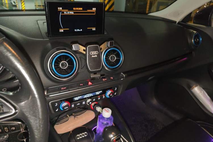 Used Audi A3 2016 Limousine 35 TFSI Prestige Edition Audio And AC Panel