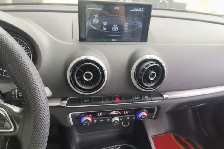 Used Audi A3 2016 Limousine 35 TFSI Style Edition Audio And AC Panel