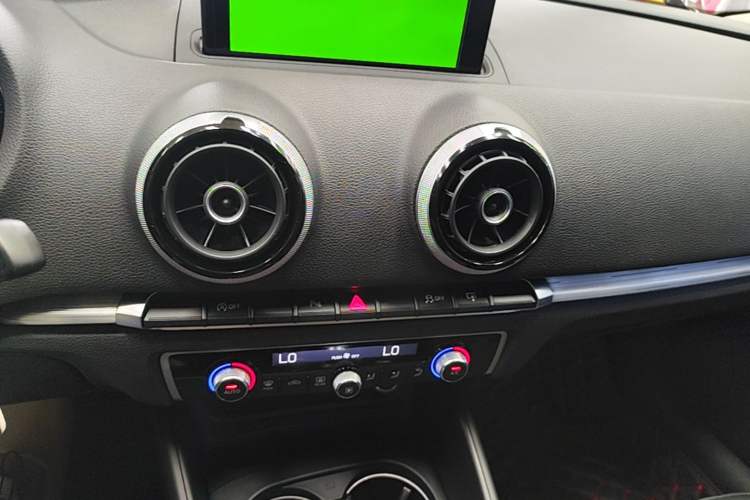 Used Audi A3 2016 Limousine 35 TFSI Style Edition Audio And AC Panel