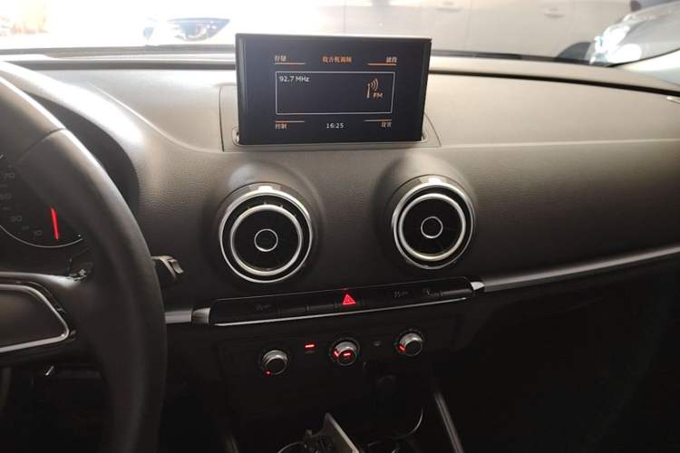 Used Audi A3 2016 Sportback 35 TFSI Ambition Edition Audio And AC Panel