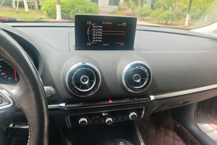 Used Audi A3 2016 Sportback 35 TFSI Style Edition Audio And AC Panel