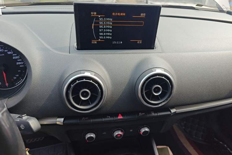 Used Audi A3 2016 Limousine 35 TFSI Prestige Edition Audio And AC Panel