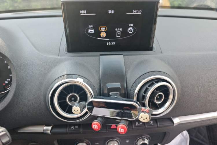 Used Audi A3 2016 Sportback 35 TFSI Ambition Edition Audio And AC Panel