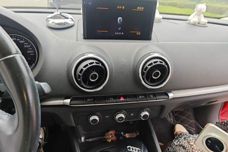 Used Audi A3 2016 Limousine 35 TFSI Prestige Edition Audio And AC Panel