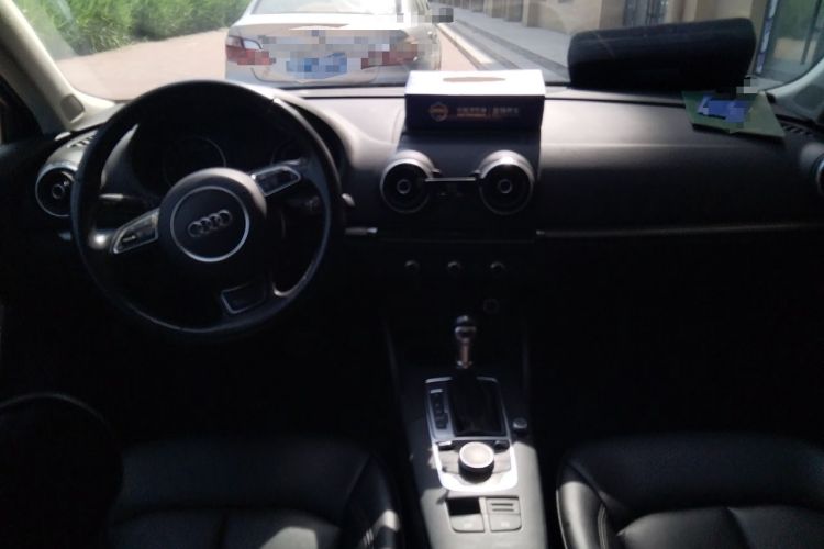 Used Audi A3 2016 Sportback 35 TFSI Ambition Center Console