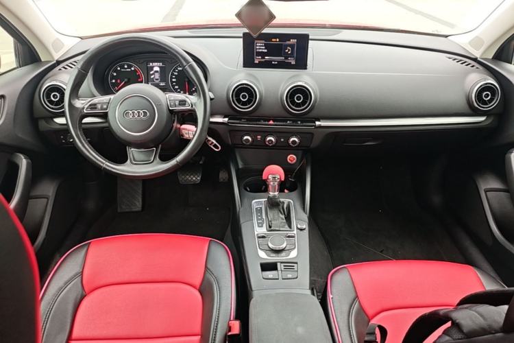 Used Audi A3 2016 Limousine 35 TFSI Prestige Edition Center Console