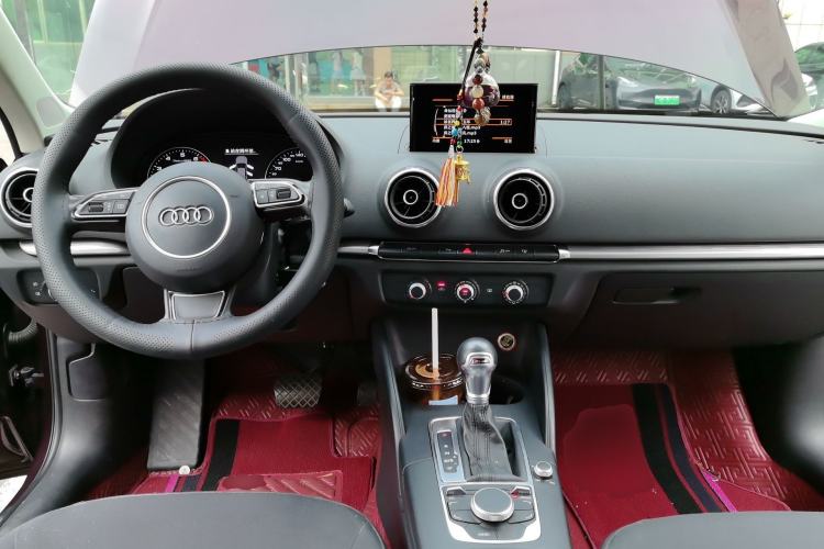 Used Audi A3 2016 Sportback 35 TFSI Ambition Center Console
