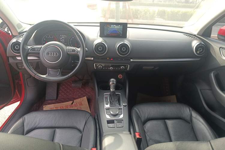 Used Audi A3 2016 Limousine 35 TFSI Style Edition Center Console