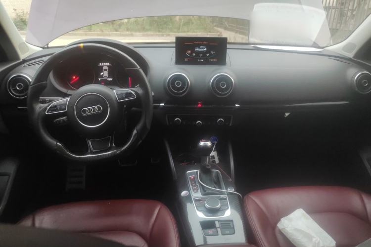 Used Audi A3 2016 Sportback 35 TFSI Ambition Edition Center Console