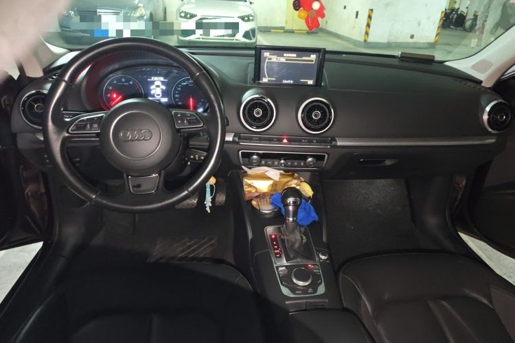 Used Audi A3 2016 Limousine 35 TFSI Style Edition Center Console