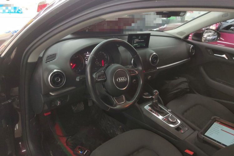 Used Audi A3 2016 Sportback 35 TFSI Ambition Center Console