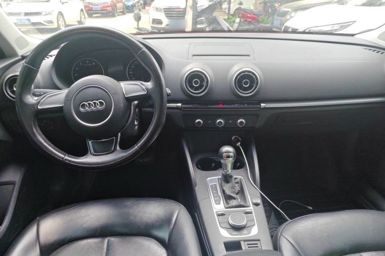 Used Audi A3 2016 Sportback 35 TFSI Ambition Edition Center Console