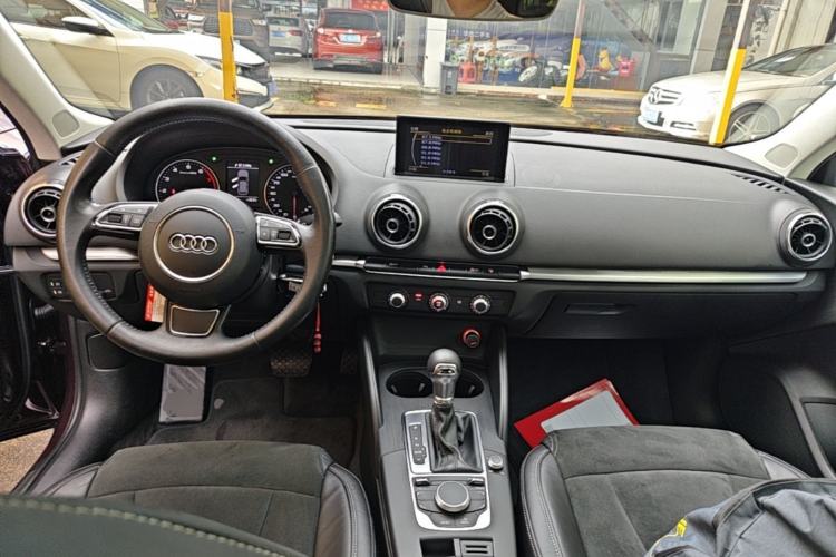 Used Audi A3 2016 Sportback 35 TFSI Ambition Center Console
