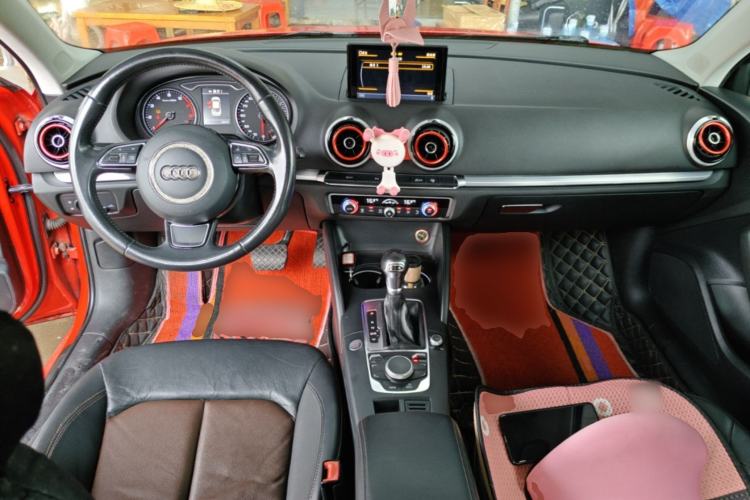 Used Audi A3 2016 Limousine 40 TFSI Style Edition Center Console