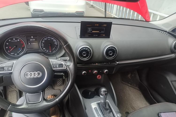 Used Audi A3 2016 Sportback 35 TFSI Ambition Center Console