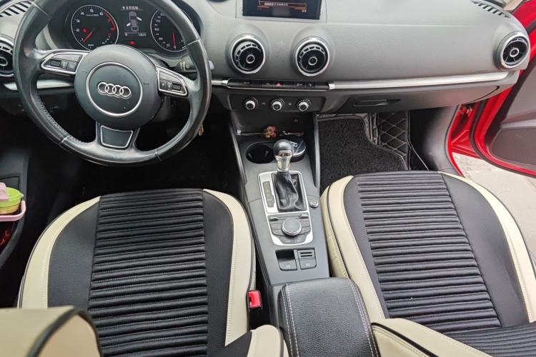 Used Audi A3 2016 Limousine 35 TFSI Prestige Edition Center Console