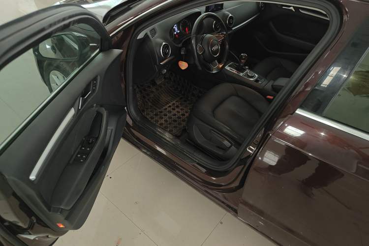 Used Audi A3 2016 Sportback 35 TFSI Ambition Edition Driver Seat