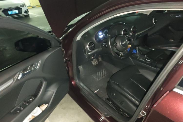 Used Audi A3 2016 Limousine 35 TFSI Style Edition Driver Seat