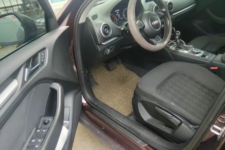 Used Audi A3 2016 Limousine 35 TFSI Ambition Edition Driver Seat