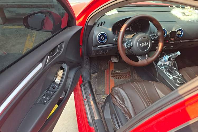 Used Audi A3 2016 Limousine 35 TFSI Ambition Edition Driver Seat