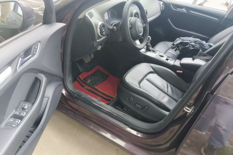 Used Audi A3 2016 Limousine 35 TFSI Style Edition Driver Seat