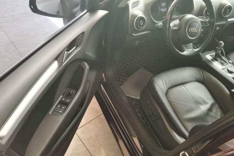 Used Audi A3 2016 Limousine 35 TFSI Prestige Edition Driver Seat