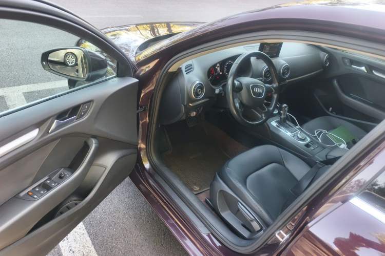 Used Audi A3 2016 Limousine 35 TFSI Ambition Edition Driver Seat