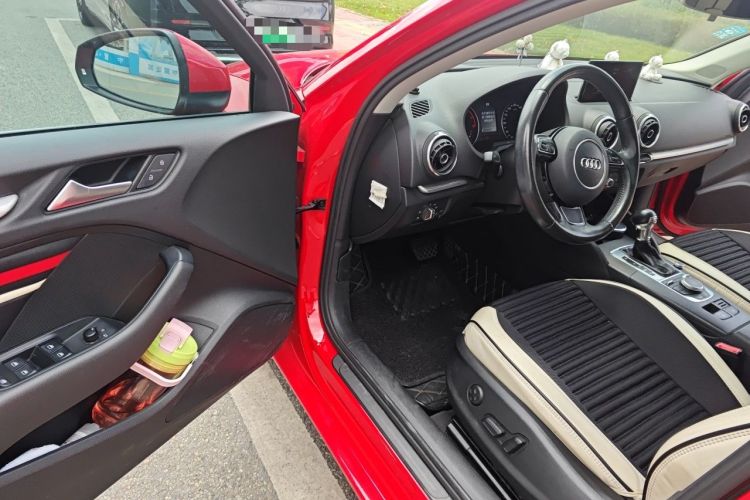 Used Audi A3 2016 Limousine 35 TFSI Prestige Edition Driver Seat