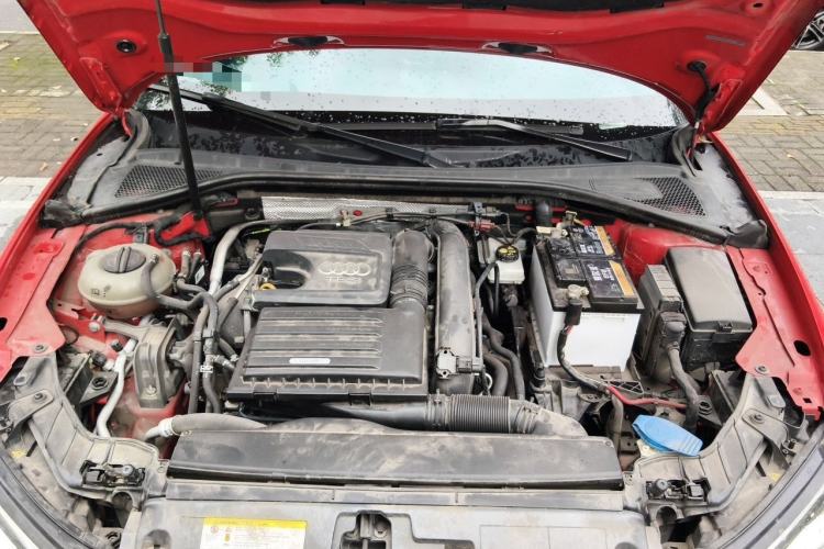 Used Audi A3 2016 Limousine 35 TFSI Style Edition Engine Bay