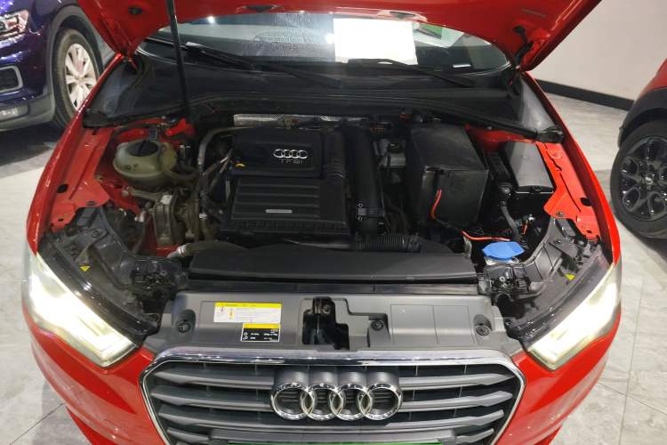 Used Audi A3 2016 Limousine 35 TFSI Style Edition Engine Bay