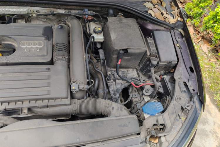 Used Audi A3 2016 Limousine 35 TFSI Prestige Edition Engine Bay Left
