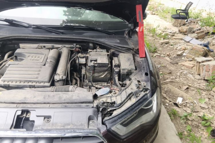 Used Audi A3 2016 Limousine 35 TFSI Style Edition Engine Bay Left