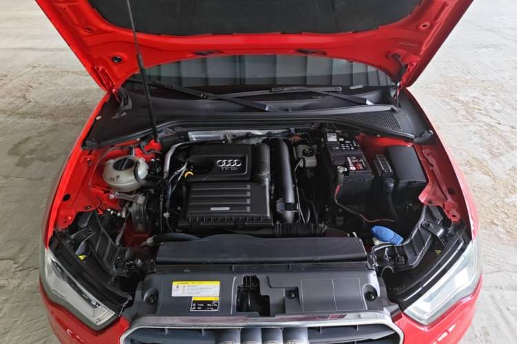 Used Audi A3 2016 Limousine 35 TFSI Style Edition Engine Bay