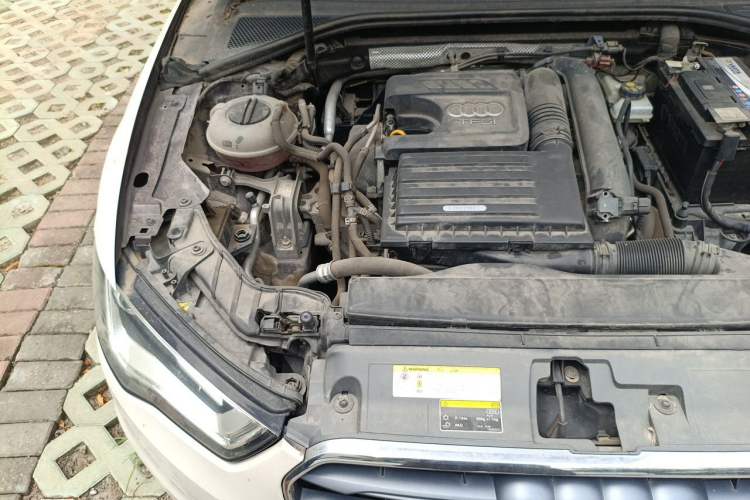 Used Audi A3 2016 Limousine 35 TFSI Prestige Edition Engine Bay Right