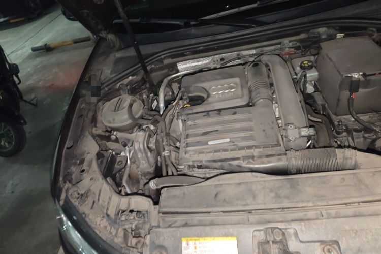 Used Audi A3 2016 Limousine 35 TFSI Style Edition Engine Bay Right