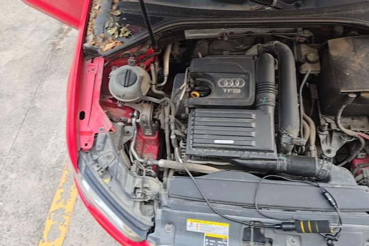 Used Audi A3 2016 Limousine 35 TFSI Ambition Edition Engine Bay Right