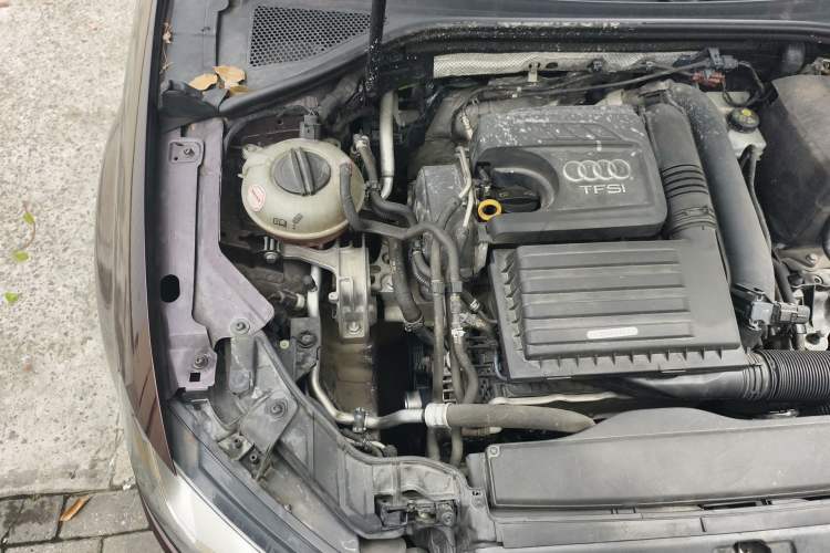 Used Audi A3 2016 Limousine 35 TFSI Ambition Edition Engine Bay Right