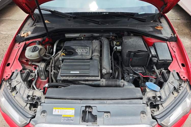 Used Audi A3 2016 Limousine 35 TFSI Style Edition Engine Bay