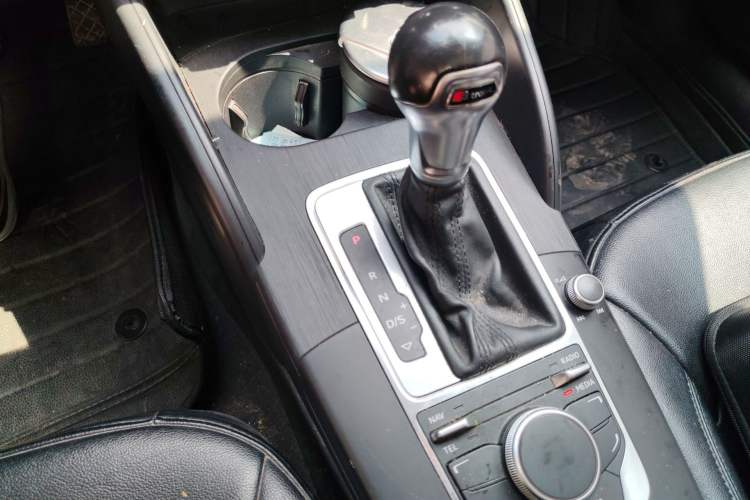 Used Audi A3 2016 Limousine 35 TFSI Prestige Edition Gear Lever