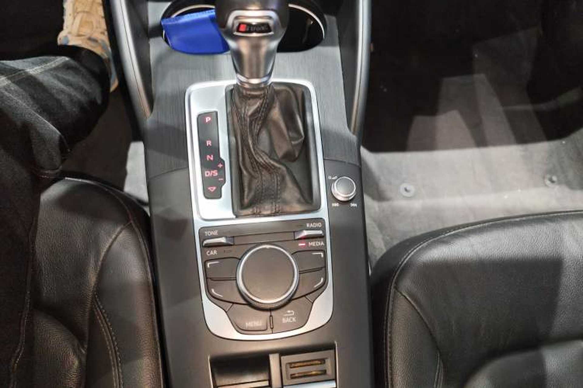 Used Audi A3 2016 Limousine 35 TFSI Style Edition Gear Lever